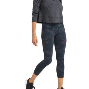 Spanx Camo Look At Me Now Seamless Leggings Size XS